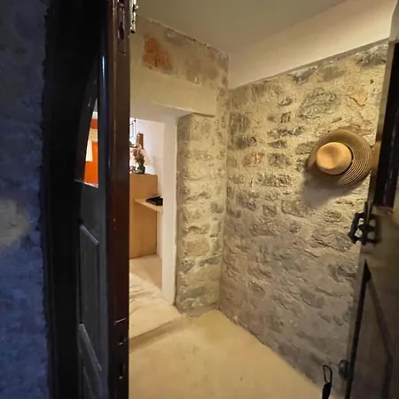 Elpiniki Tilos Villa *