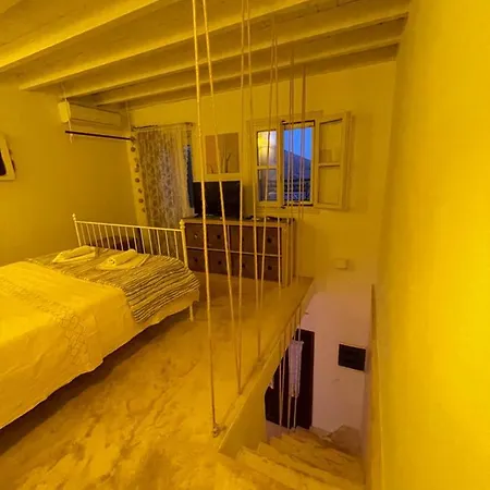 Elpiniki Tilos Megálon Choríon